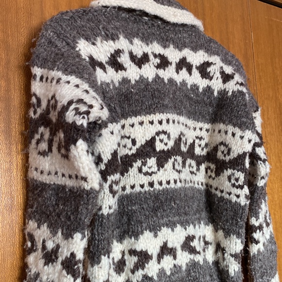 Vintage Cowichan Indian Sweater - Picture 15 of 16